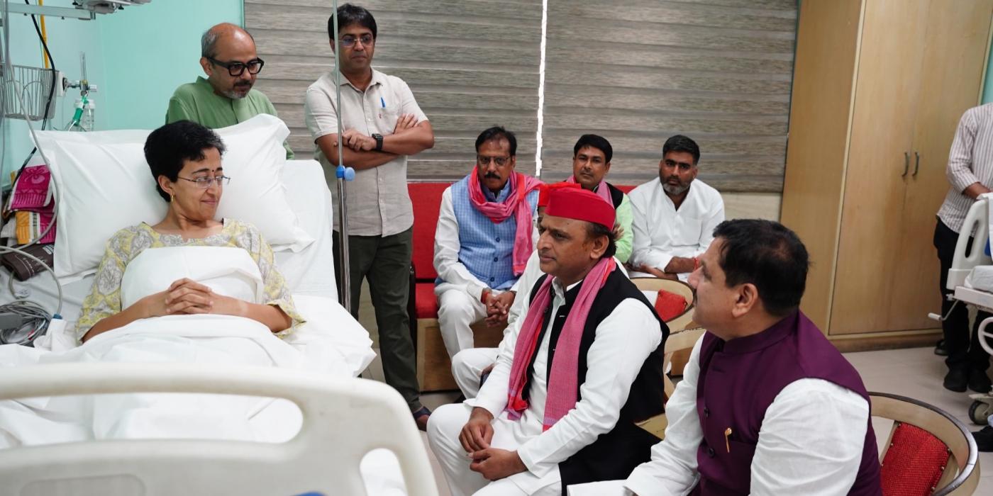 Akhilesh Yadav Visits AAP Leader Atishi At Delhi's LNJP Hospital; Calls ...