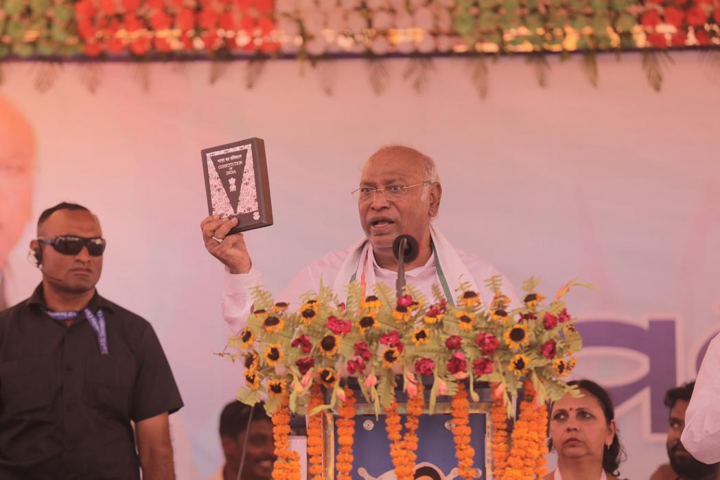 Mallikarjun Kharge Accuses Pm Modi Of Imposing Undeclared Emergency