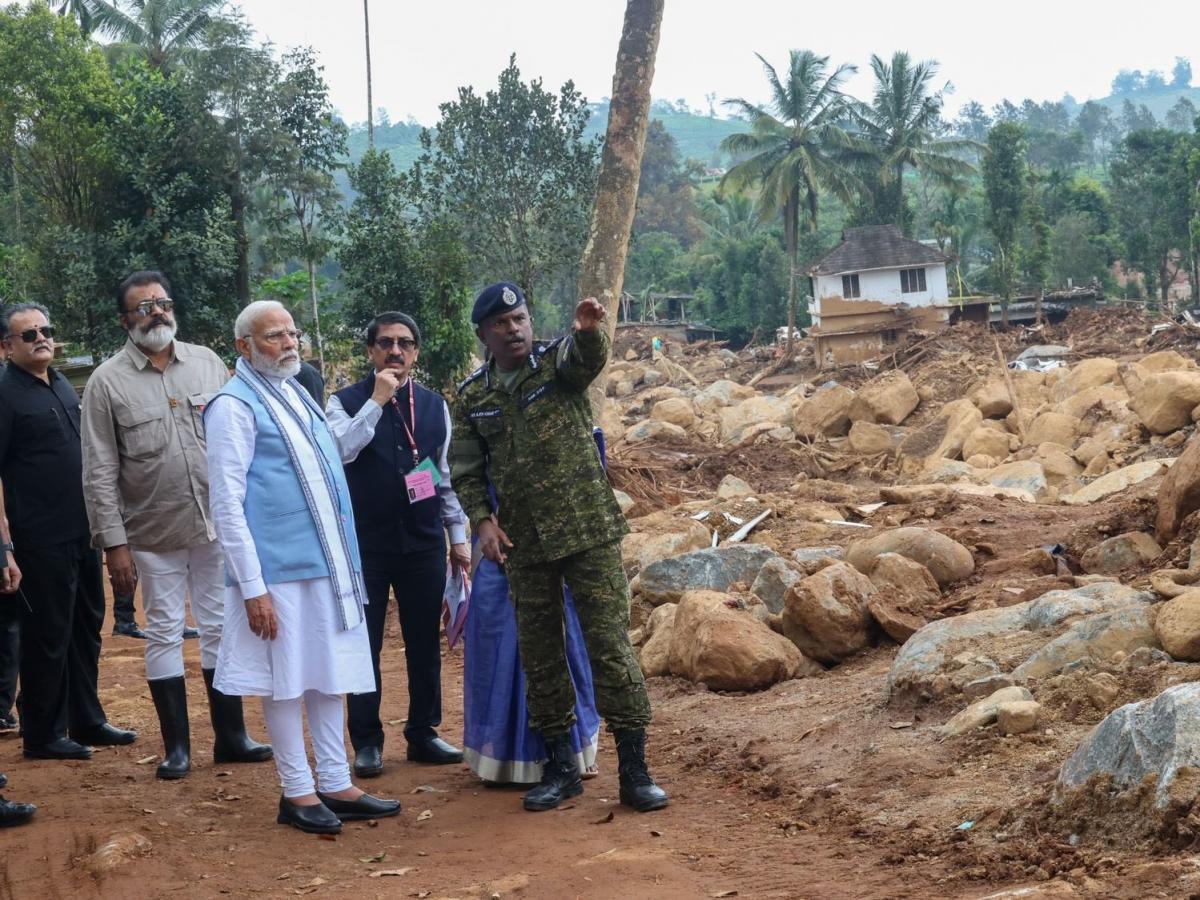 Pm Modi Conducts Aerial Survey Of Landslide Hit Wayanad Timelinedaily