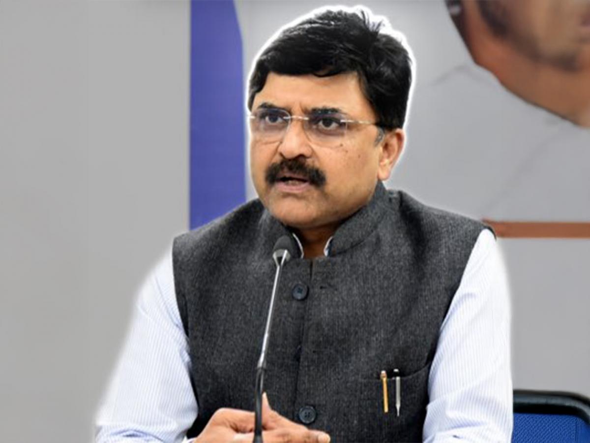Ex-IAS Officer PV Ramesh Calls Karnataka CEO A 