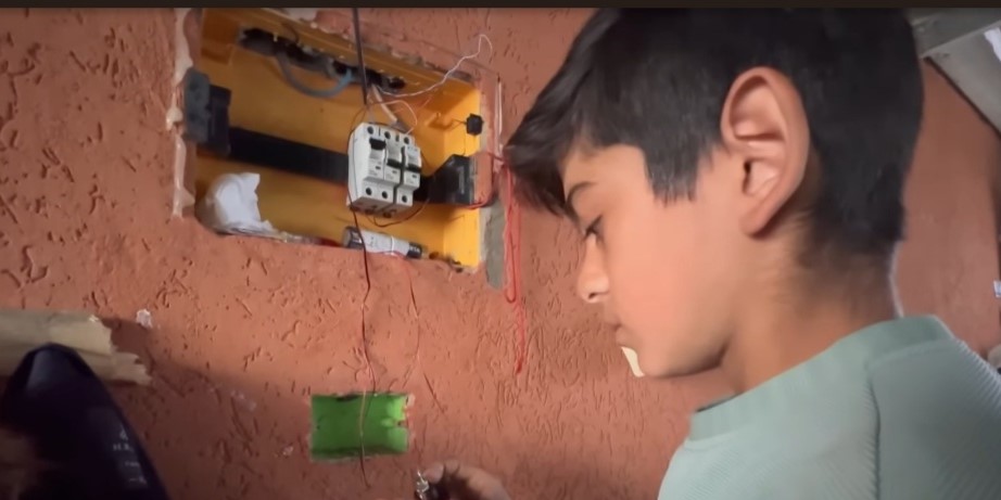 Newton Of Gaza”: Palestinian Teenager Generates Electricity Amidst Ruins Of  War – Timeline Daily